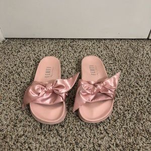 Pink Fenty Puma Bow Slides (not true to size)